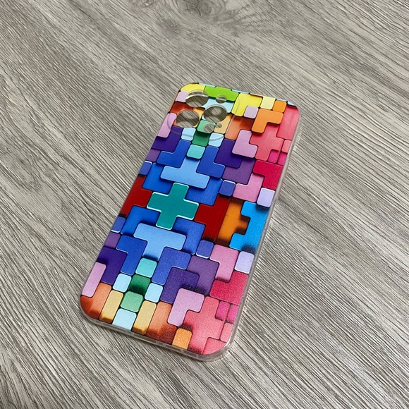 Apple iPhone 12 silicone colorful case - Picture 1 of 4